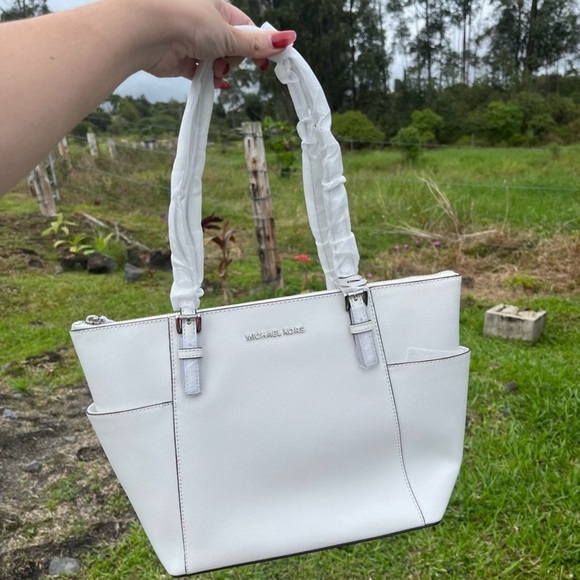 NWT Michael Kors Optic White Jet Set Purse - Picture 7 of 16